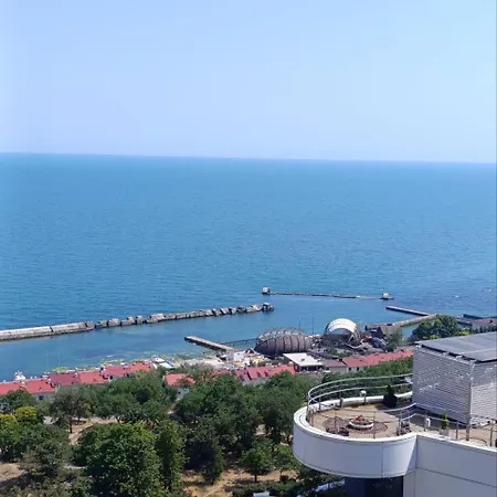 терраса с панорамой моря в аркадии