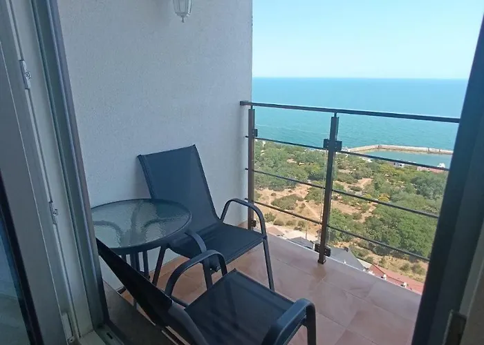 терраса с панорамой моря в аркадии Odessa