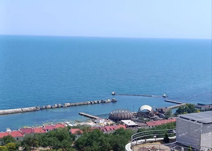 терраса с панорамой моря в аркадии